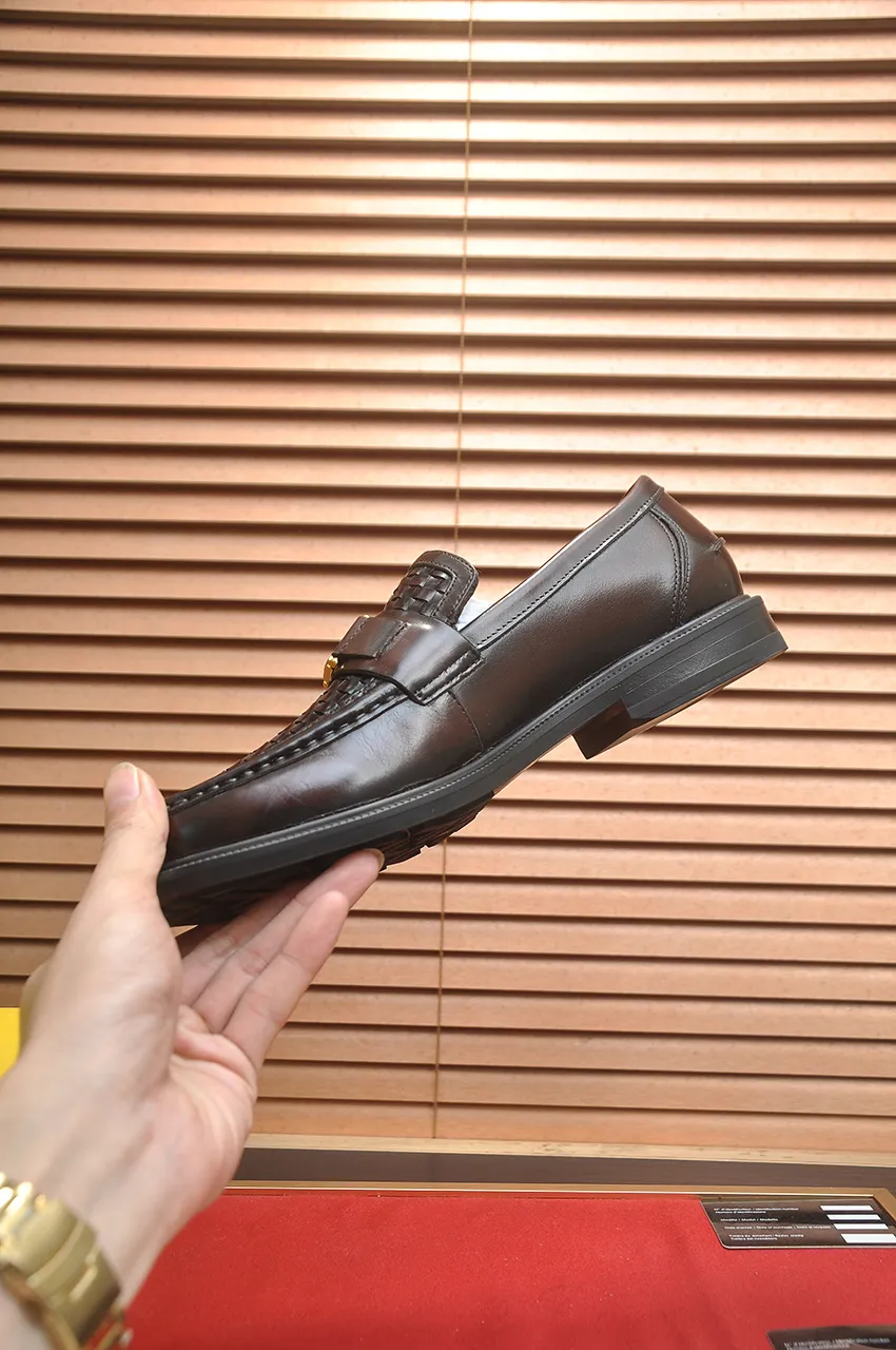 Men's shoes 💰500💶 [FENDI] The latest high-end men's shoes in Hong Kong! Original quality. The upper is made of imported cowhide material and cowhide lining! Super comfortable on the foot, original wear-resistant outsole, luxurious, fashionable, casual and versatile! Size: 38-45 (45 customized)